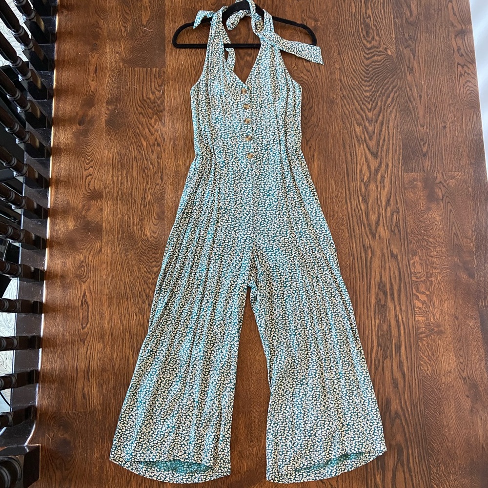 AMERICAN EAGLE Printed Halter Jumpsuit